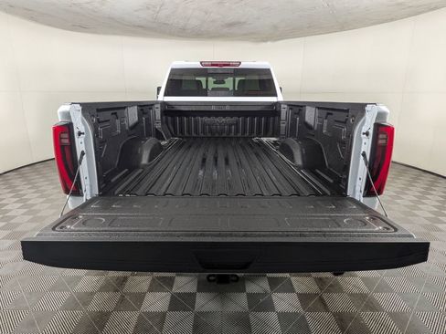 New 2026 GMC Sierra 3500 SLT w/ SLT Premium Package image 9