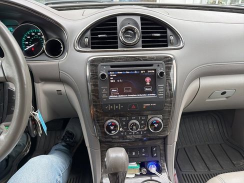 Used 2014 Buick Enclave Leather image 11