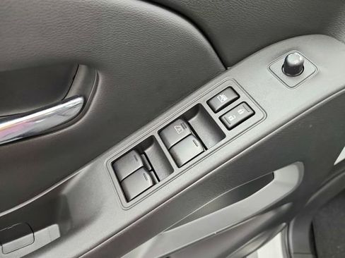 Used 2025 Nissan Frontier SV w/ SV Convenience Package image 34