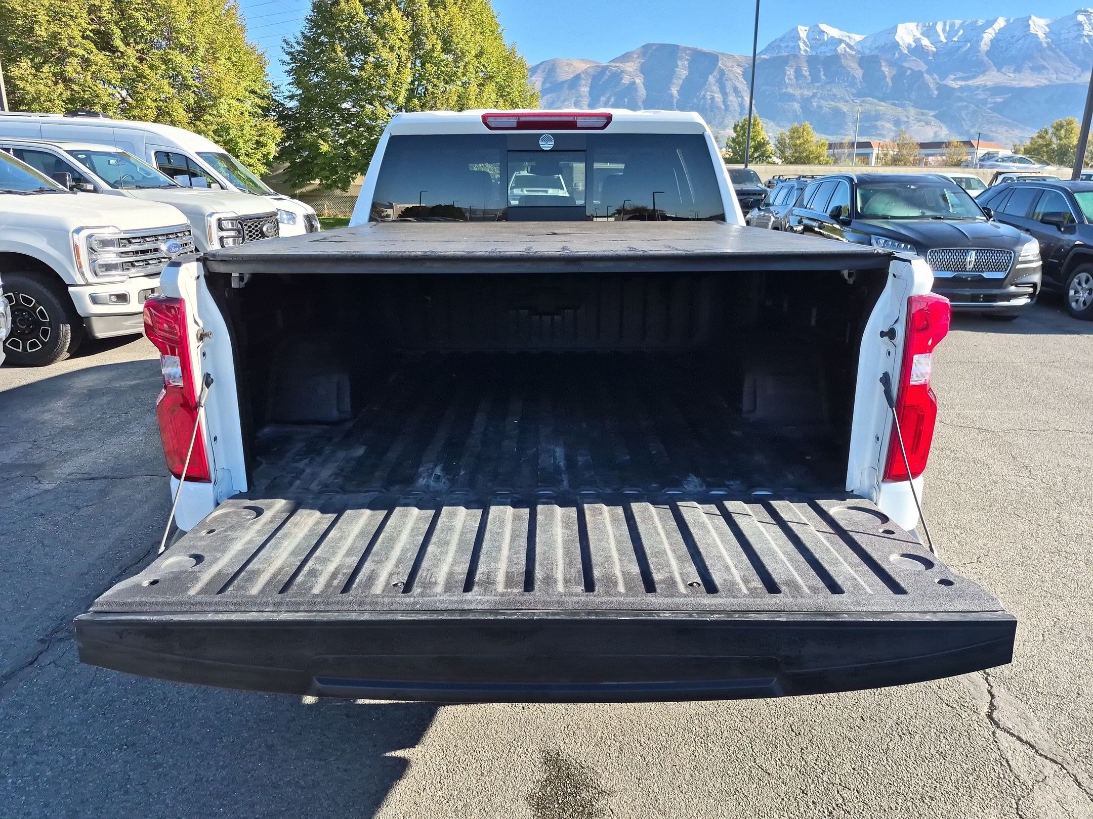 Used 2025 Chevrolet Silverado 1500 LT Trail Boss w/ Convenience Package II AWD/4WD image 31