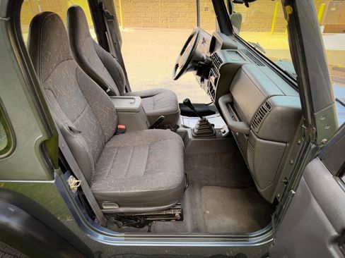 Used 2001 Jeep Wrangler SE AWD/4WD image 19