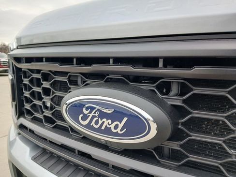 Used 2023 Ford F250 Lariat w/ Sport Appearance Package AWD/4WD image 31