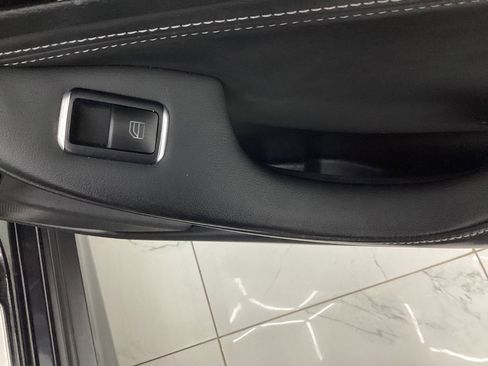 Used 2018 INFINITI QX30 Premium w/ Navigation Package image 38