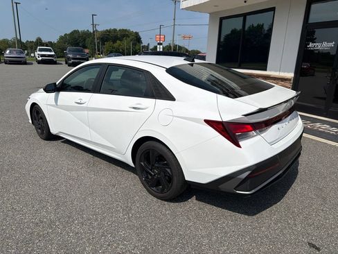 Used 2026 Hyundai Elantra Sport FWD image 7
