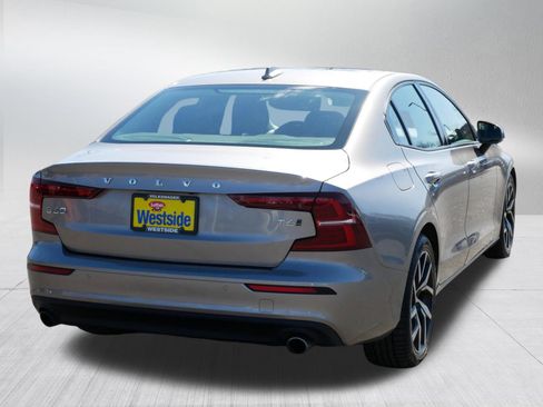 Used 2019 Volvo S60 T6 Momentum w/ Premium Package AWD/4WD image 6