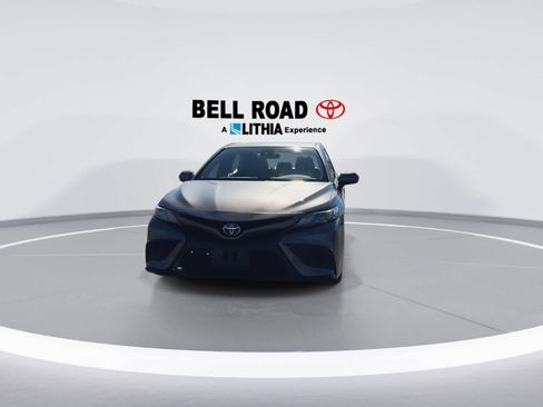 Used 2024 Toyota Camry SE image 3