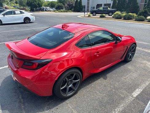 Used 2023 Toyota GR86 Premium w/ ALL Weather Mat Package (TMS) RWD image 2