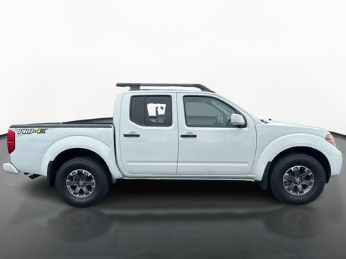 Used 2019 Nissan Frontier 4x4 Crew Cab image 2