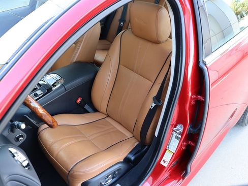 Used 2016 Jaguar XJ R-Sport image 35