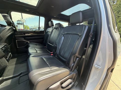 Used 2022 Jeep Wagoneer Series I w/ Premium Group I AWD/4WD image 27