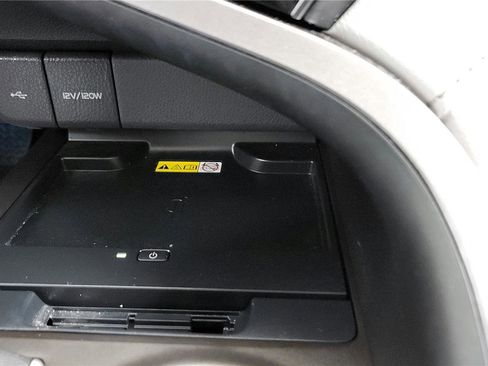 Used 2023 Toyota Camry XLE w/ Navigation Package image 35