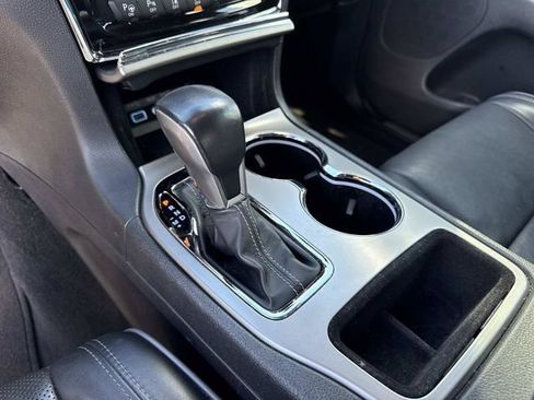 Used 2021 Jeep Grand Cherokee Overland RWD image 30