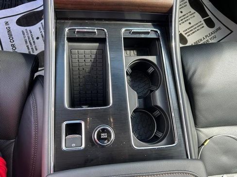 Used 2025 Lincoln Aviator Reserve w/ Luxury Package image 19