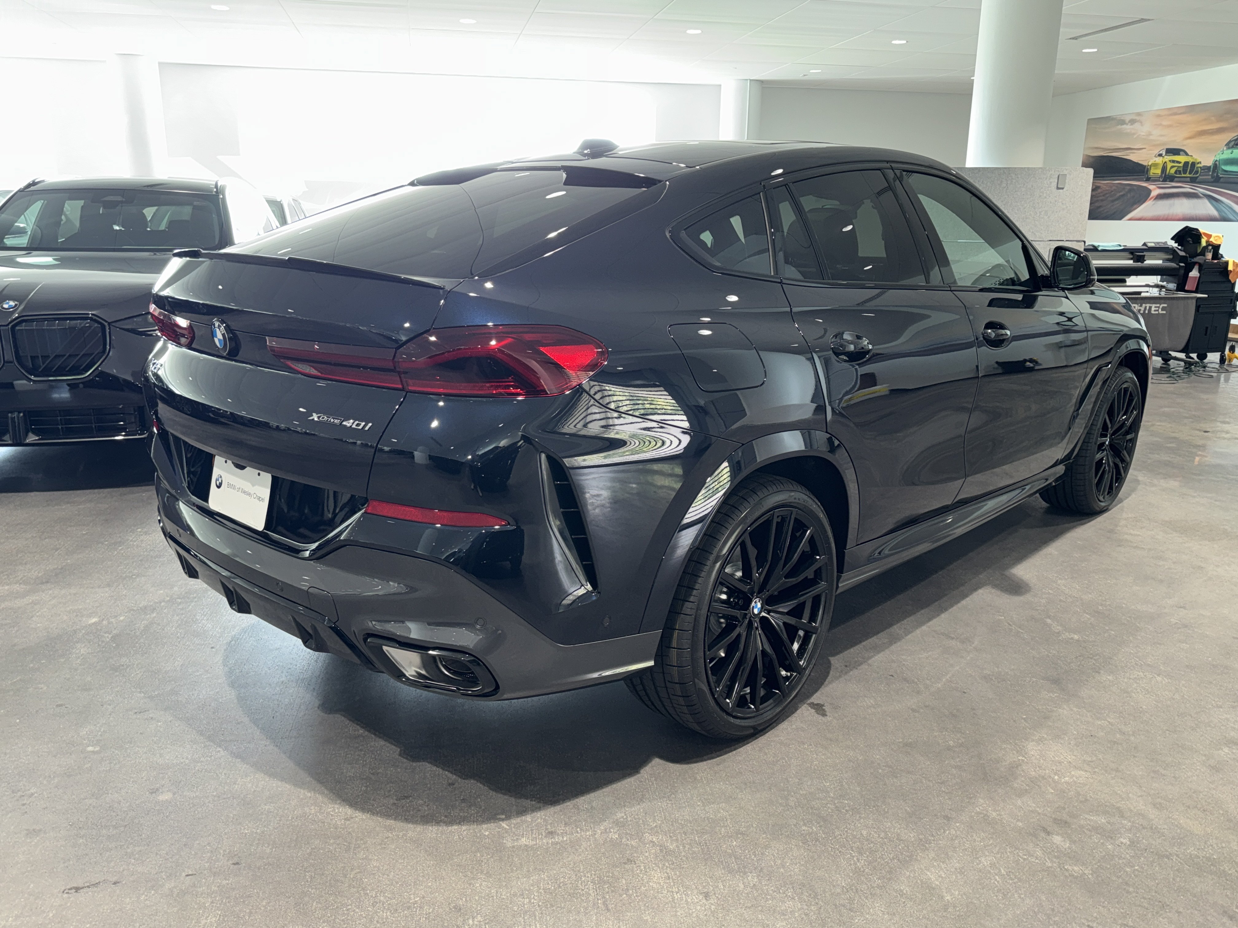 New 2027 BMW X6 xDrive40i w/ Climate Comfort Package AWD/4WD image 7