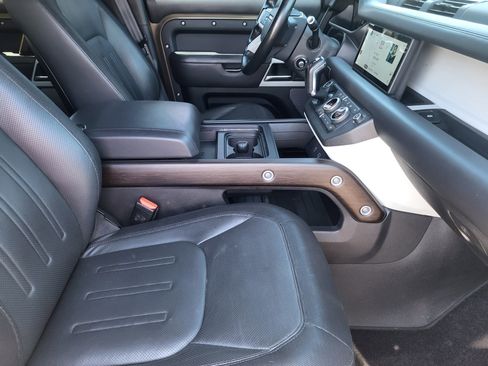 Used 2021 Land Rover Defender 110 X-Dynamic HSE AWD/4WD image 11