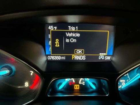 Used 2018 Ford Escape SE w/ SE Sync 3 Package AWD/4WD image 13