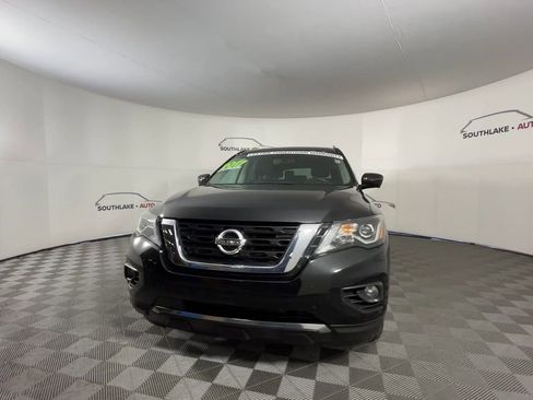 Used 2017 Nissan Pathfinder Platinum w/ Cargo Package image 3