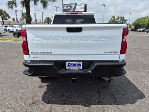 Used 2024 Chevrolet Silverado 2500 Custom w/ Custom Convenience Package RWD image 4