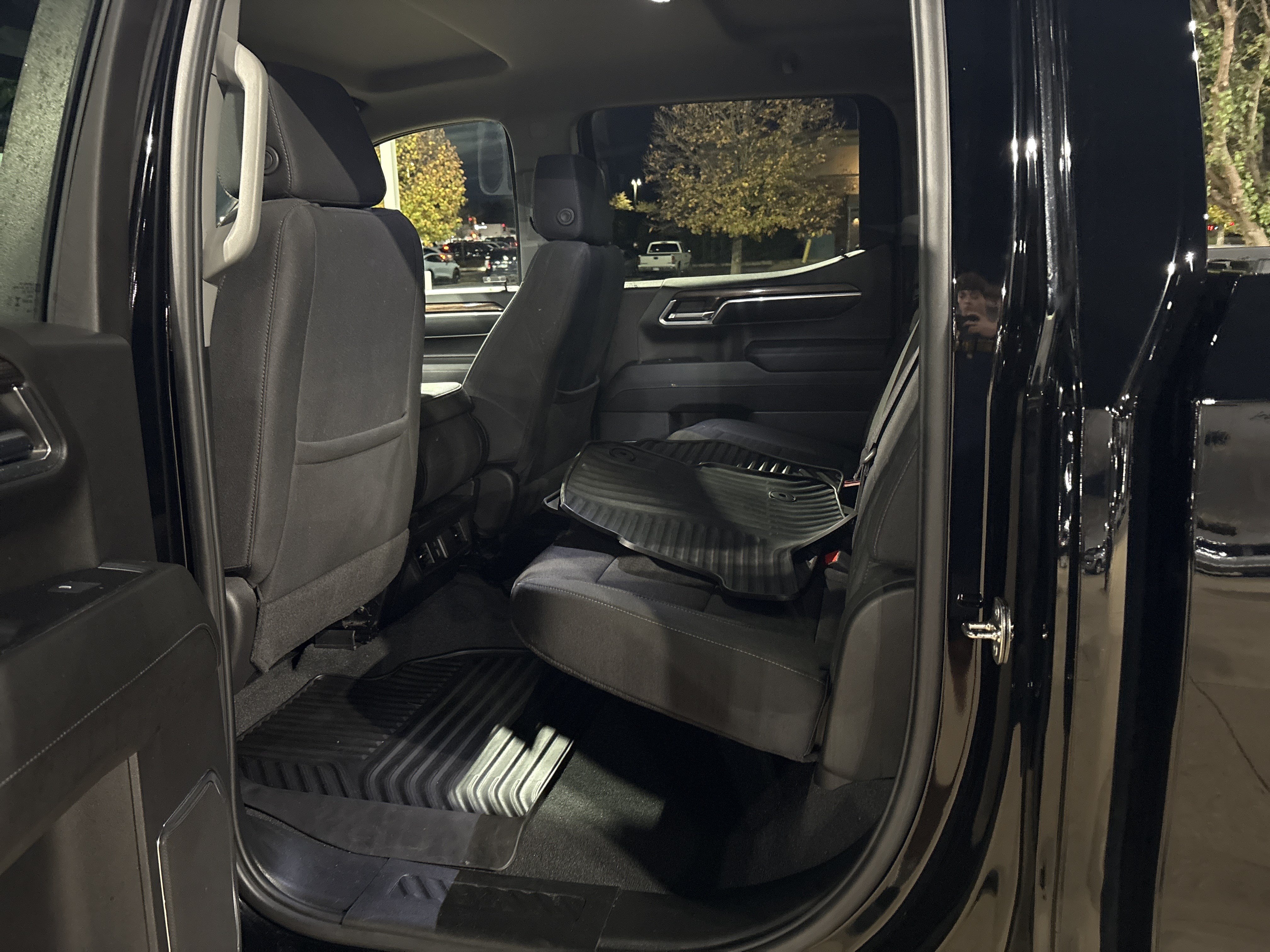 Used 2024 Chevrolet Silverado 1500 LT AWD/4WD image 12