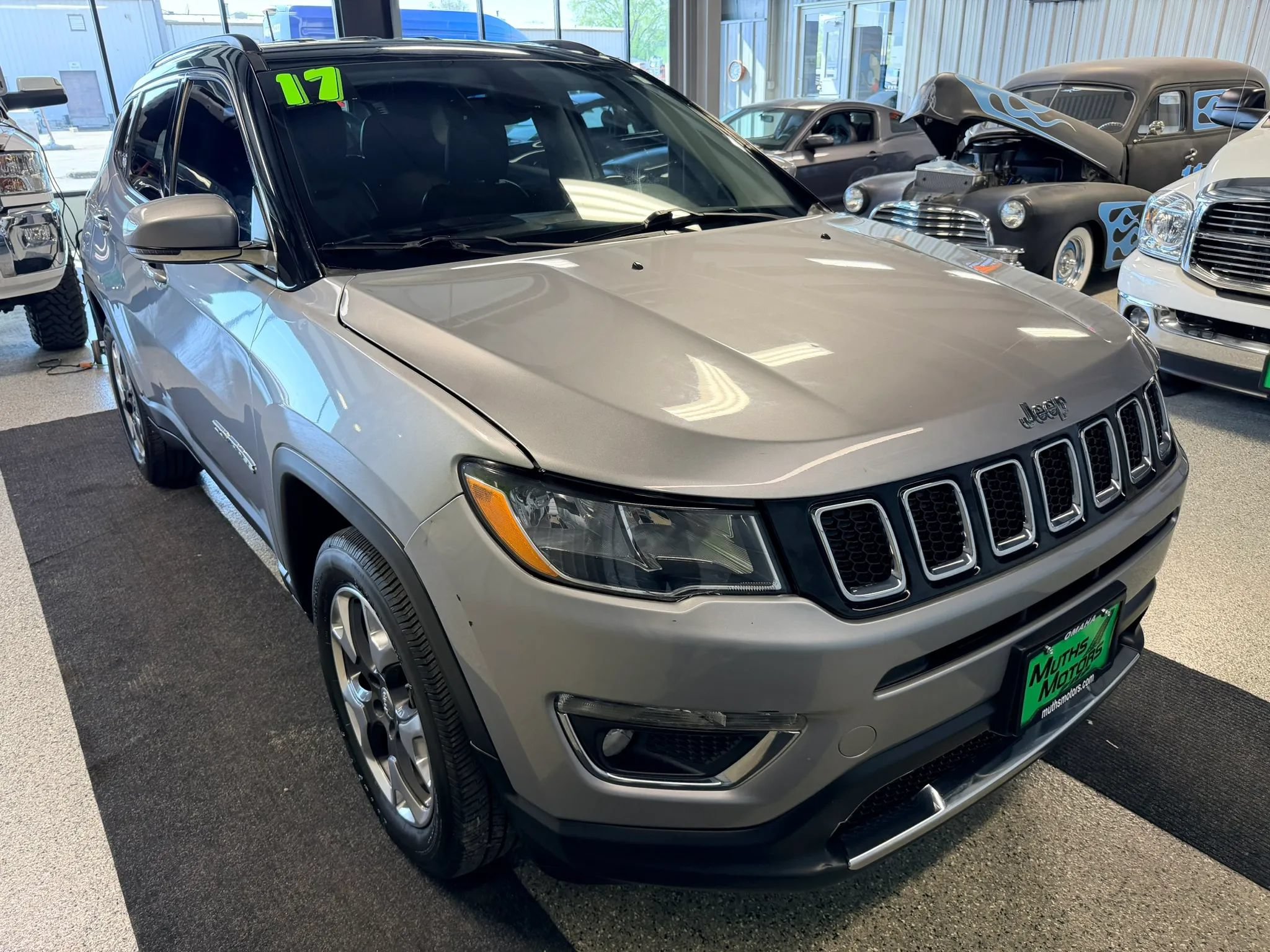 Used 2017 Jeep Compass Limited AWD/4WD image 2