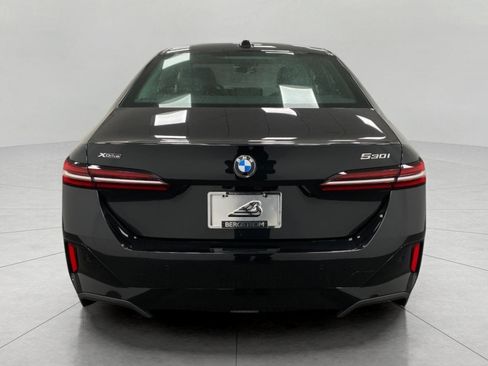 New 2026 BMW 530i xDrive w/ M Sport Package AWD/4WD image 38
