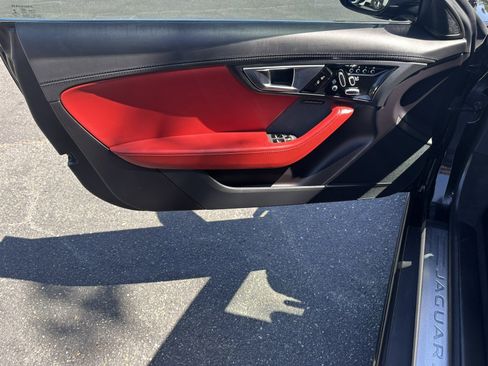 Used 2015 Jaguar F-TYPE S RWD image 23