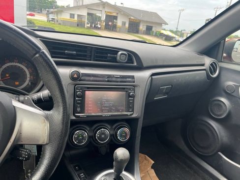 Used 2015 Scion tC FWD image 23