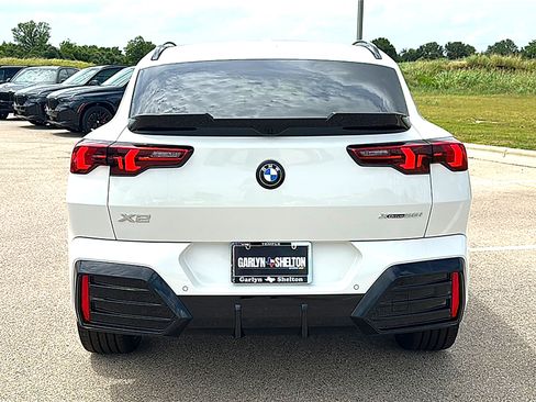 New 2026 BMW X2 xDrive28i w/ Technology Package AWD/4WD image 7
