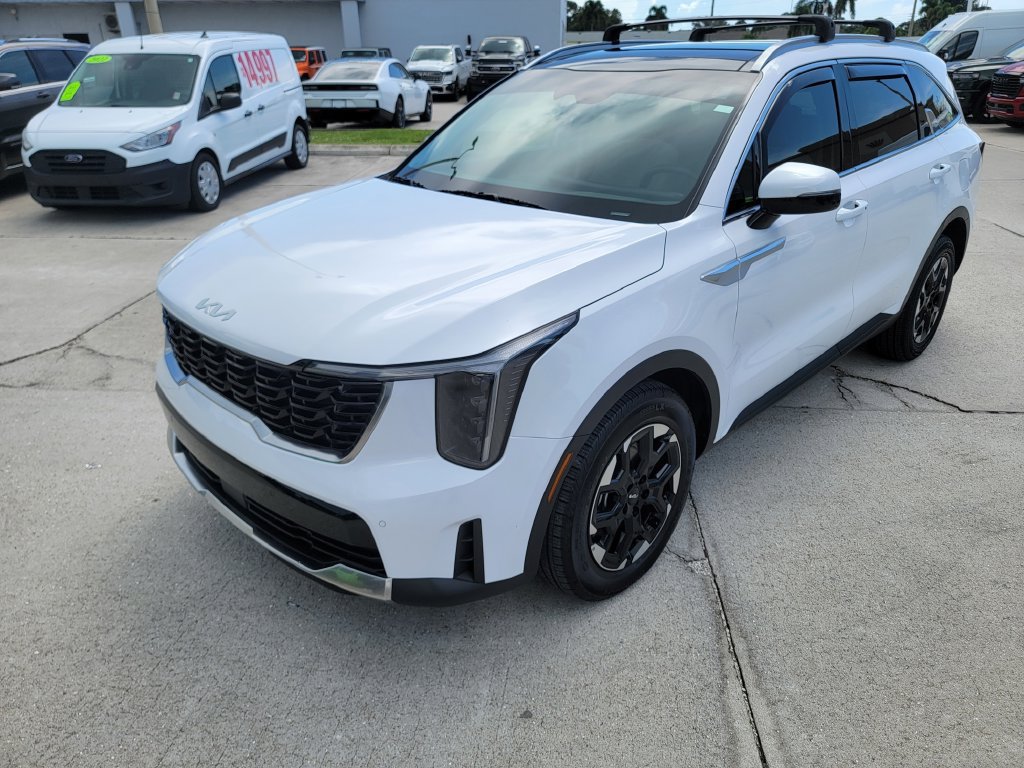 Used 2026 Kia Sorento S w/ S Panoramic Sunroof Package FWD image 8