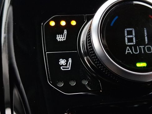 Used 2020 Toyota Highlander Limited image 26