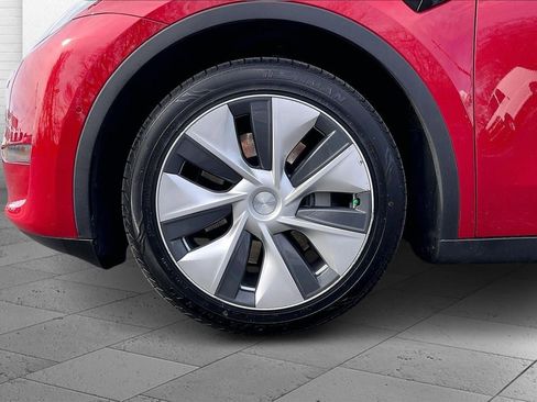 Used 2021 Tesla Model Y Long Range AWD/4WD image 9