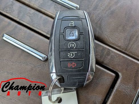 Used 2019 Lincoln Navigator Select w/ Technology Package RWD image 35