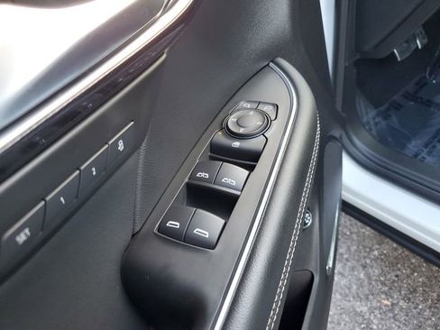 Used 2022 Buick Envision Essence w/ Technology Package II FWD image 17