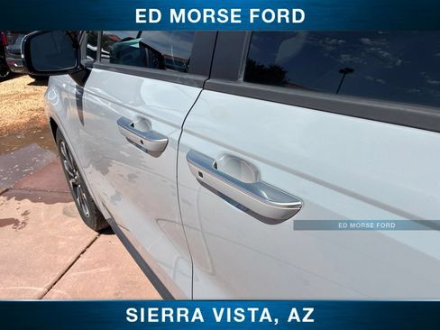 Certified 2023 Kia Carnival EX FWD image 16