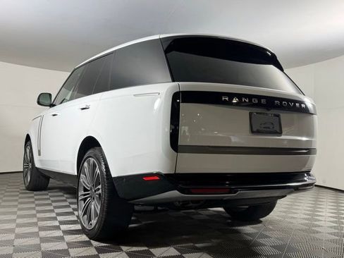 Used 2024 Land Rover Range Rover SE AWD/4WD image 4