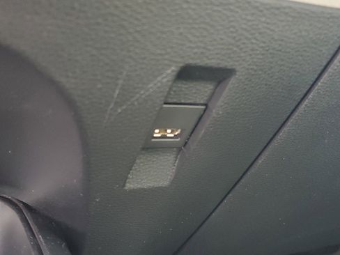 Used 2022 Toyota Corolla LE image 10