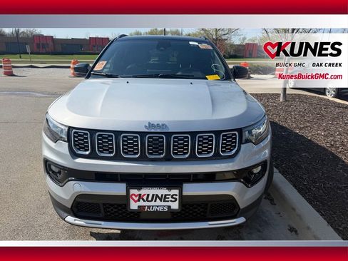 Used 2025 Jeep Compass Limited AWD/4WD image 3