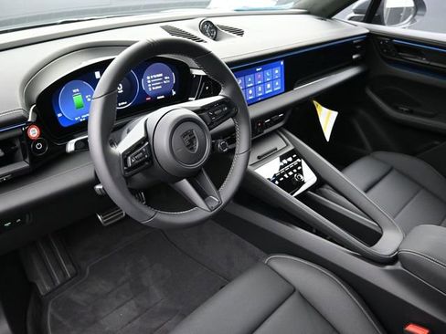 New 2025 Porsche Macan Turbo Electric image 5