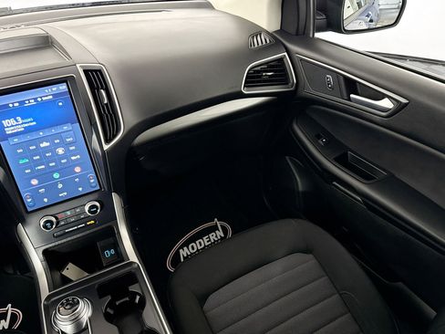 Used 2023 Ford Edge SE image 28
