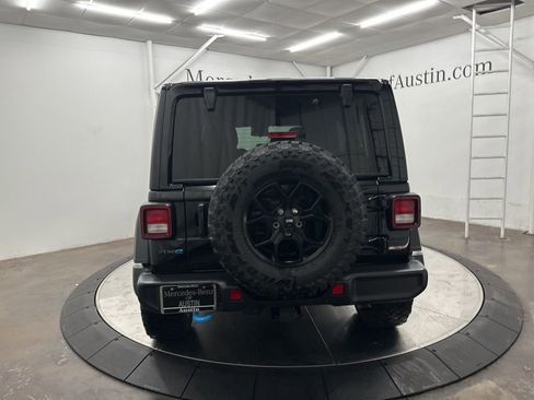 Used 2024 Jeep Wrangler Unlimited image 6