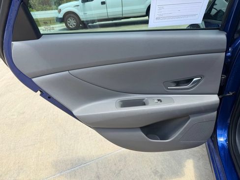 Used 2021 Hyundai Elantra SEL w/ Convenience Package FWD image 15