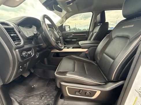 Used 2022 RAM 1500 Laramie AWD/4WD image 11