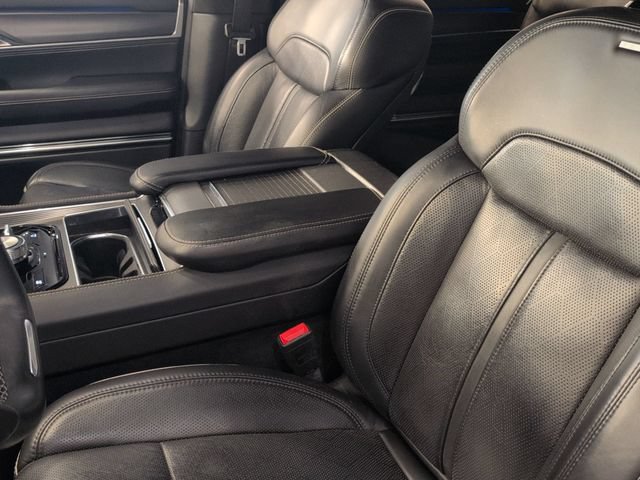 Certified 2022 Jeep Grand Wagoneer Series II AWD/4WD image 12