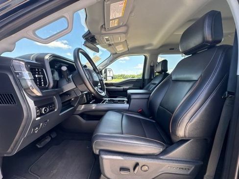 Used 2025 Ford F250 Lariat AWD/4WD image 2