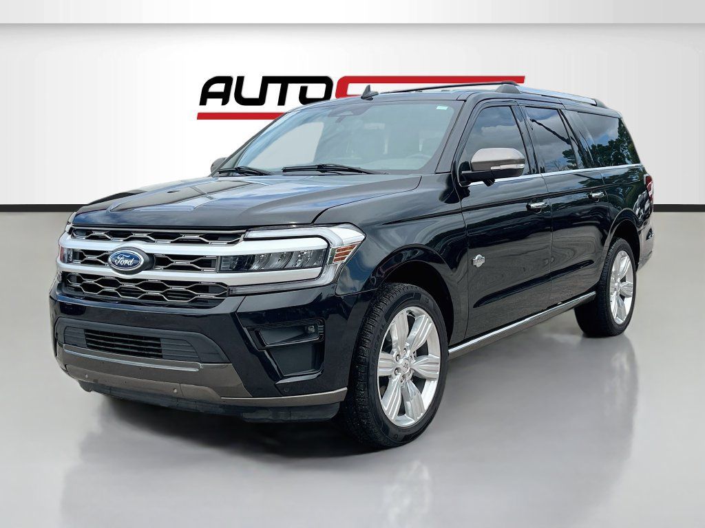 Used 2024 Ford Expedition Max King Ranch RWD image 3