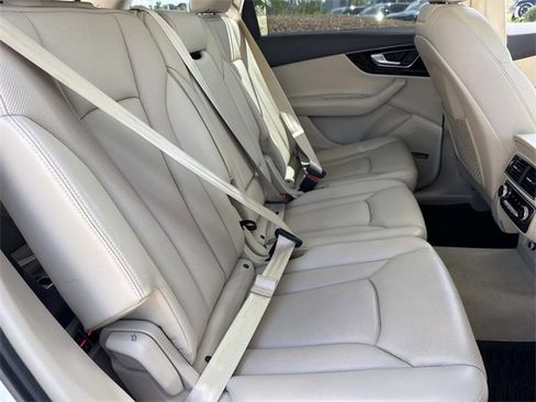 Used 2018 Audi Q7 3.0T Prestige w/ Prestige Package image 12