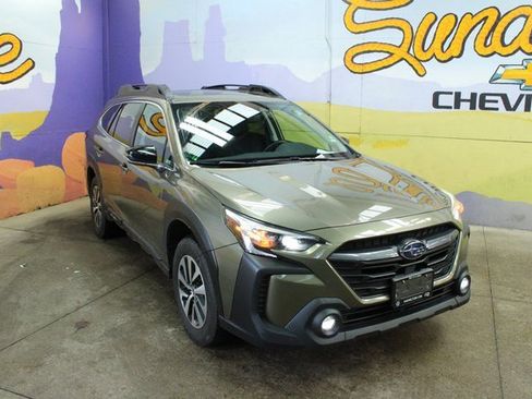 Used 2023 Subaru Outback Touring image 2