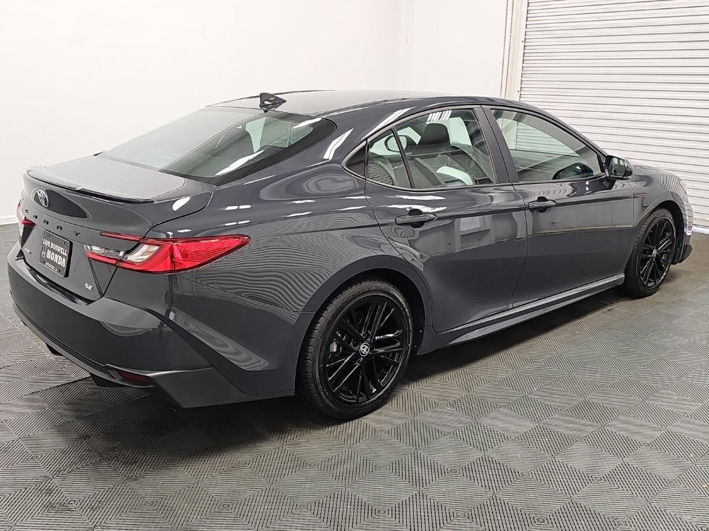 Used 2025 Toyota Camry SE FWD image 9
