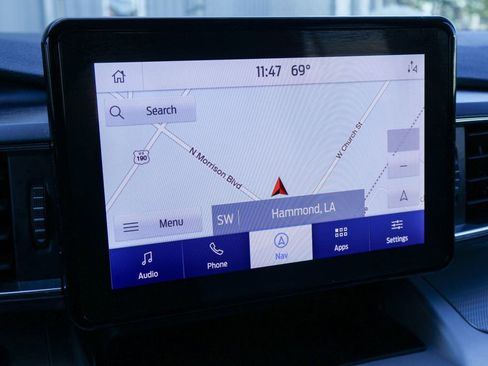 Used 2021 Ford Explorer XLT w/ Equipment Group 202A image 5