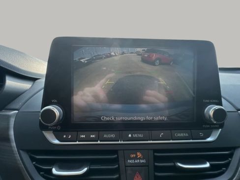 Used 2024 Nissan Altima 2.5 SV FWD image 22